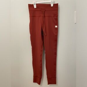 NWOT Vuori Daily Legging